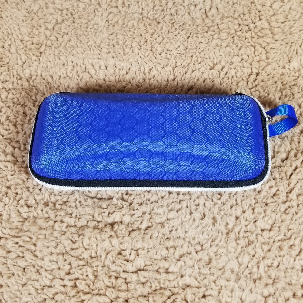 $5 Eyeglasses/Sunglasses Hard Shell Case - Picture 2 of 5
